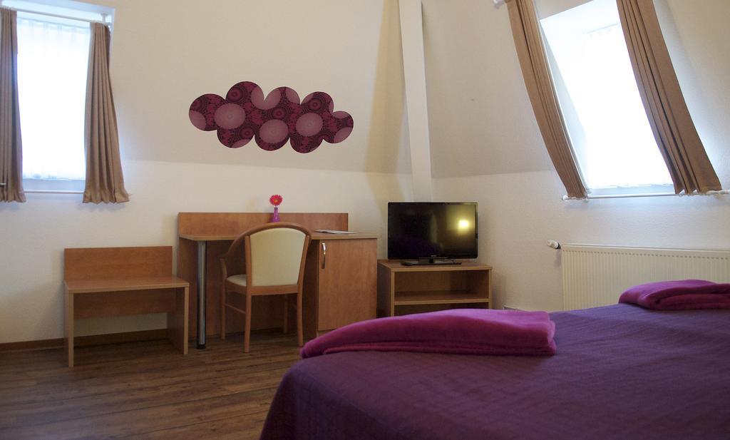 Hotel Vier Loewen Traben-Trarbach Habitación foto