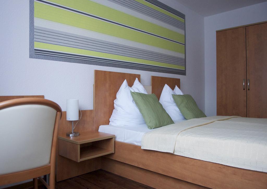 Hotel Vier Loewen Traben-Trarbach Habitación foto