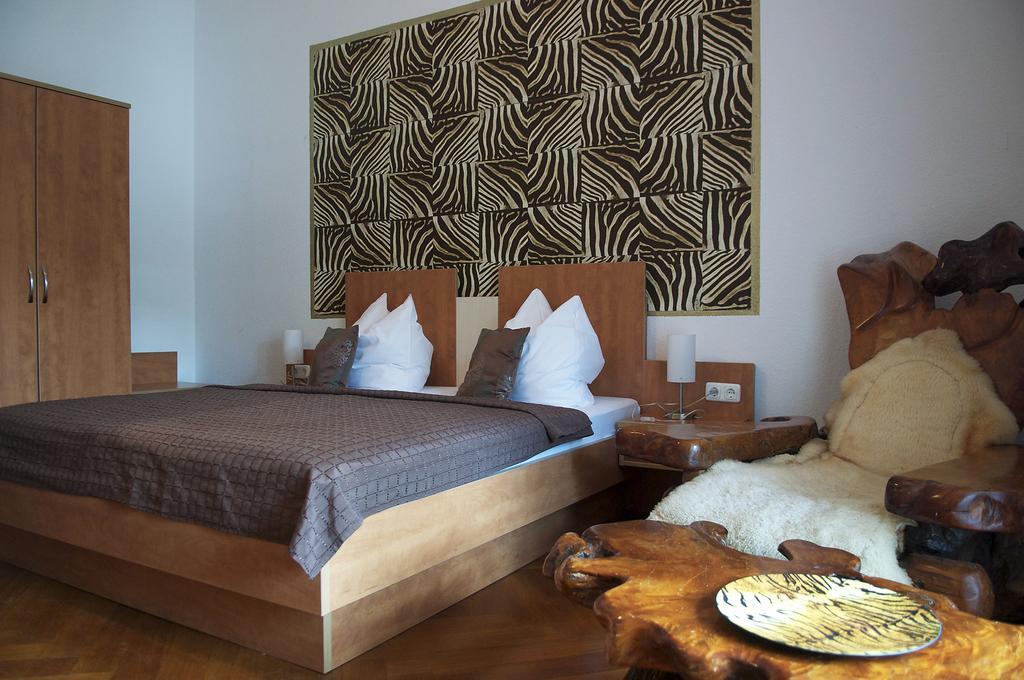 Hotel Vier Loewen Traben-Trarbach Habitación foto